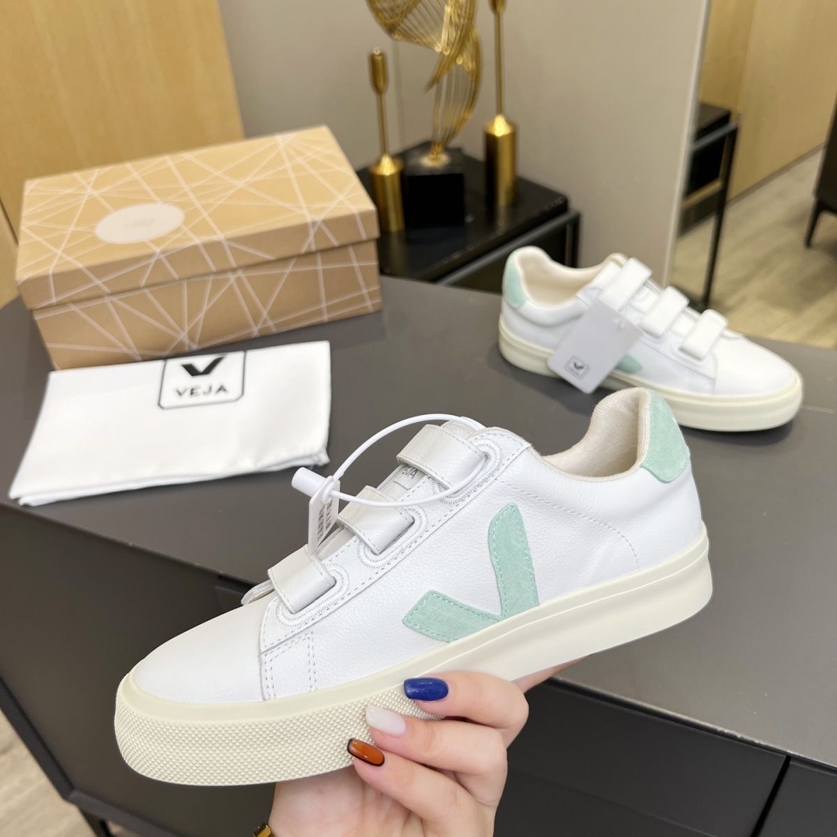 Veja  55$    10033-T gallery