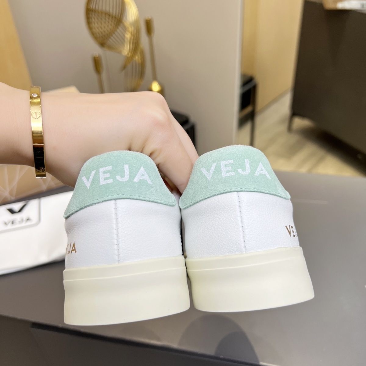 Veja  55$    10033-T gallery