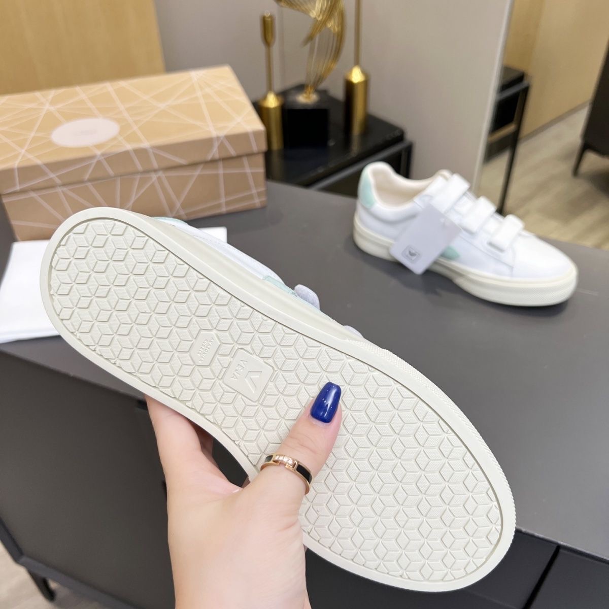 Veja  55$    10033-T gallery