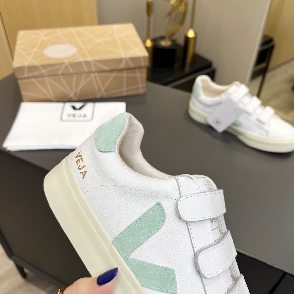 Veja  55$    10033-T gallery