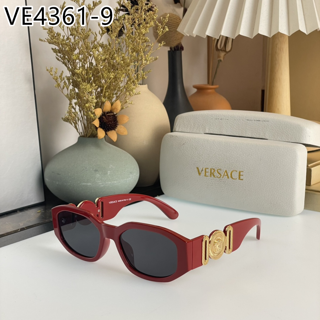 Versace $40 gallery