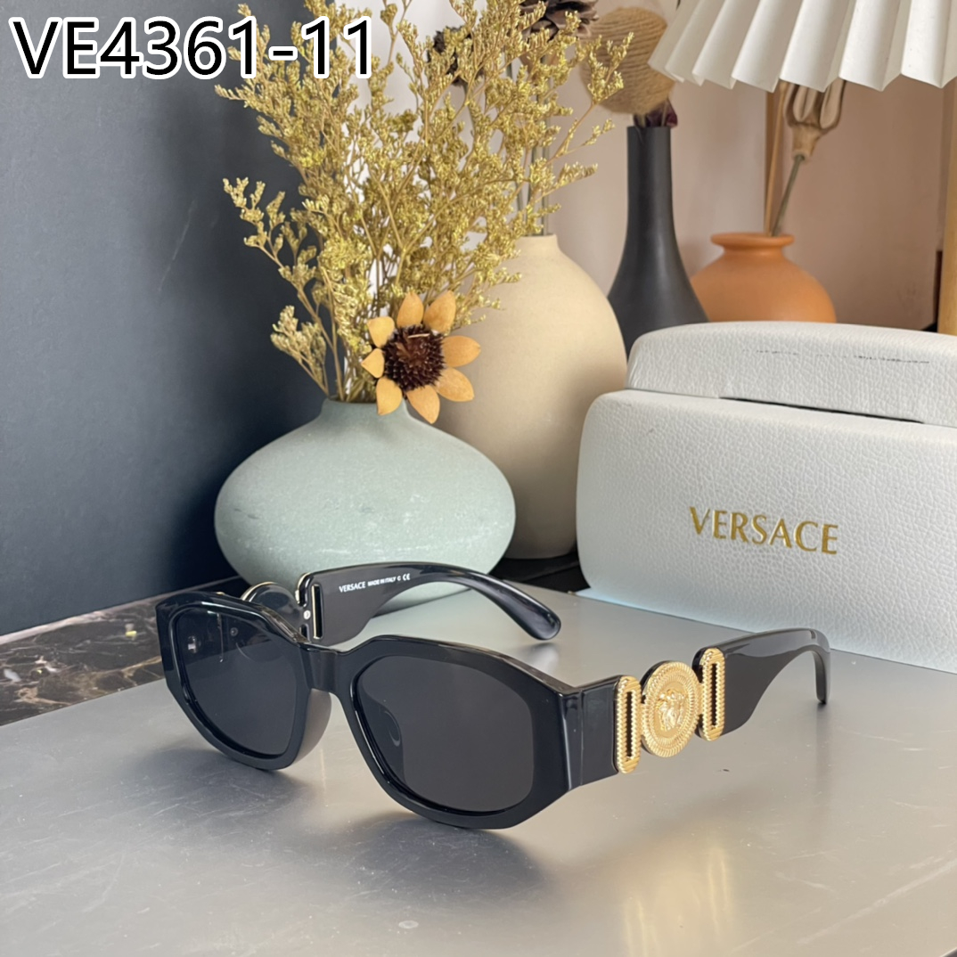 Versace $40 gallery