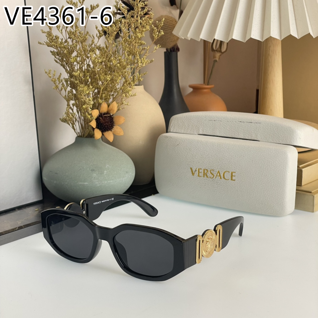 Versace $40 gallery