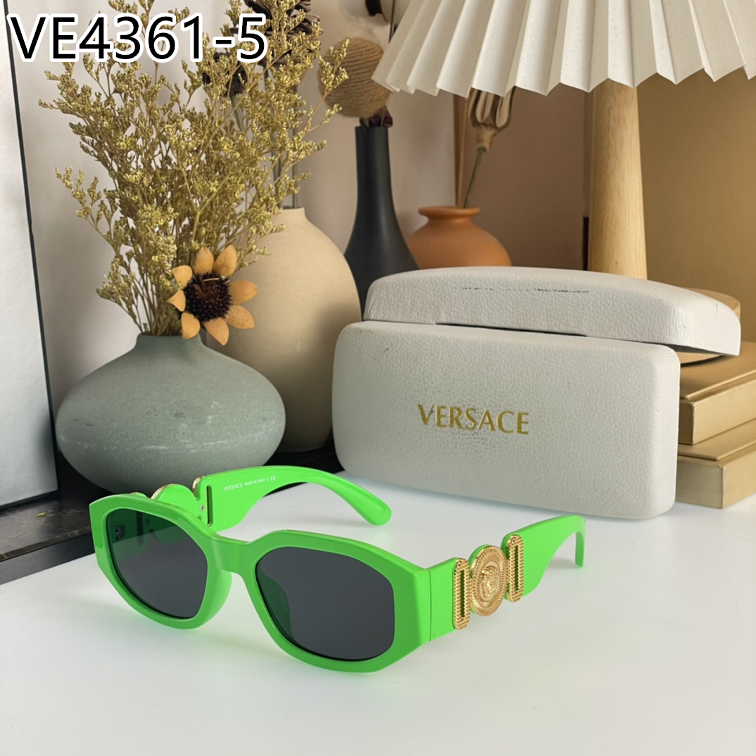 Versace $40 gallery