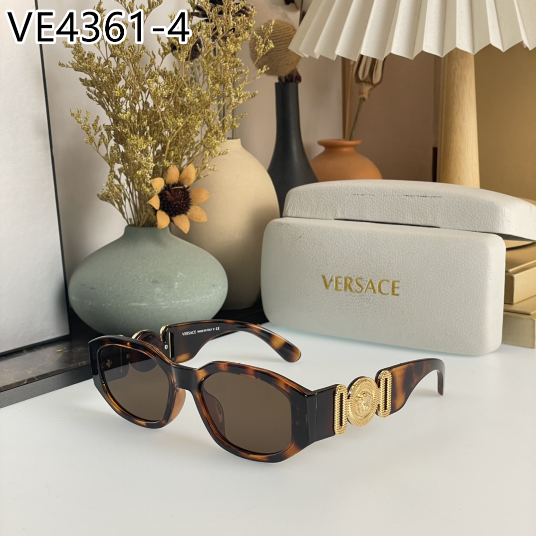 Versace $40 gallery