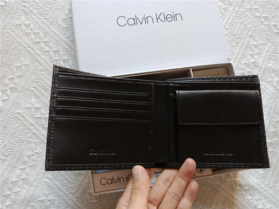 Video CALVIN KLEIN wallet FQB127 gallery