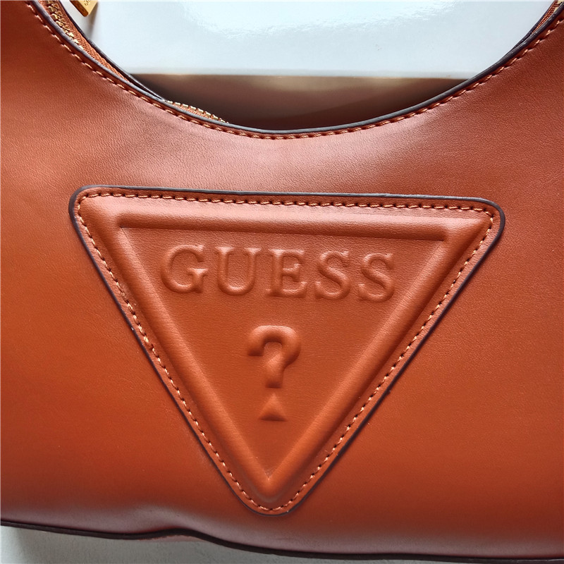 Video GUESS Lady bag BB471-BB479 gallery