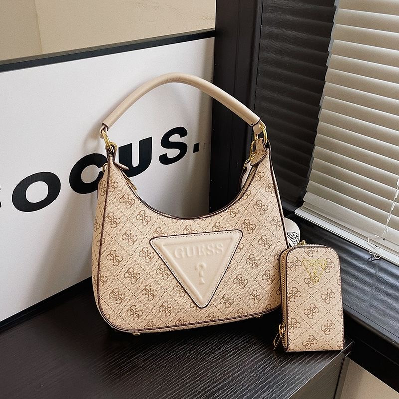 Video GUESS Lady bag BB471-BB479 gallery