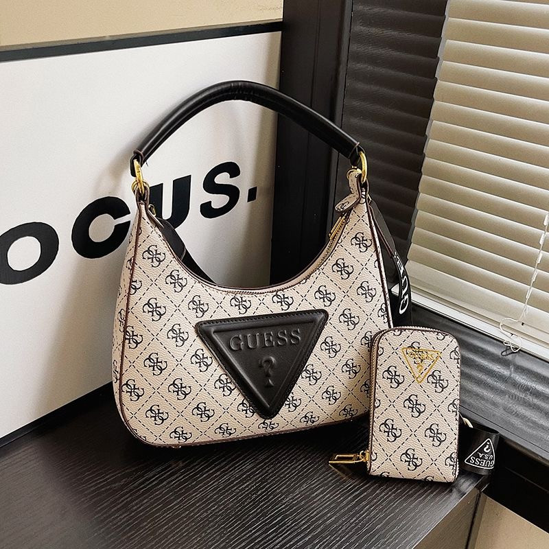 Video GUESS Lady bag BB471-BB479 gallery