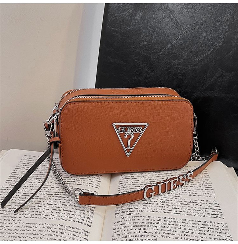 Video GUESS Lady bag BB526-BB534 gallery