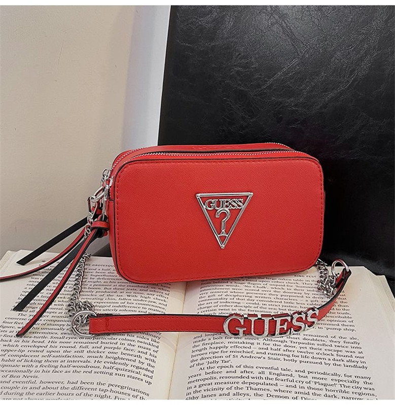 Video GUESS Lady bag BB526-BB534 gallery