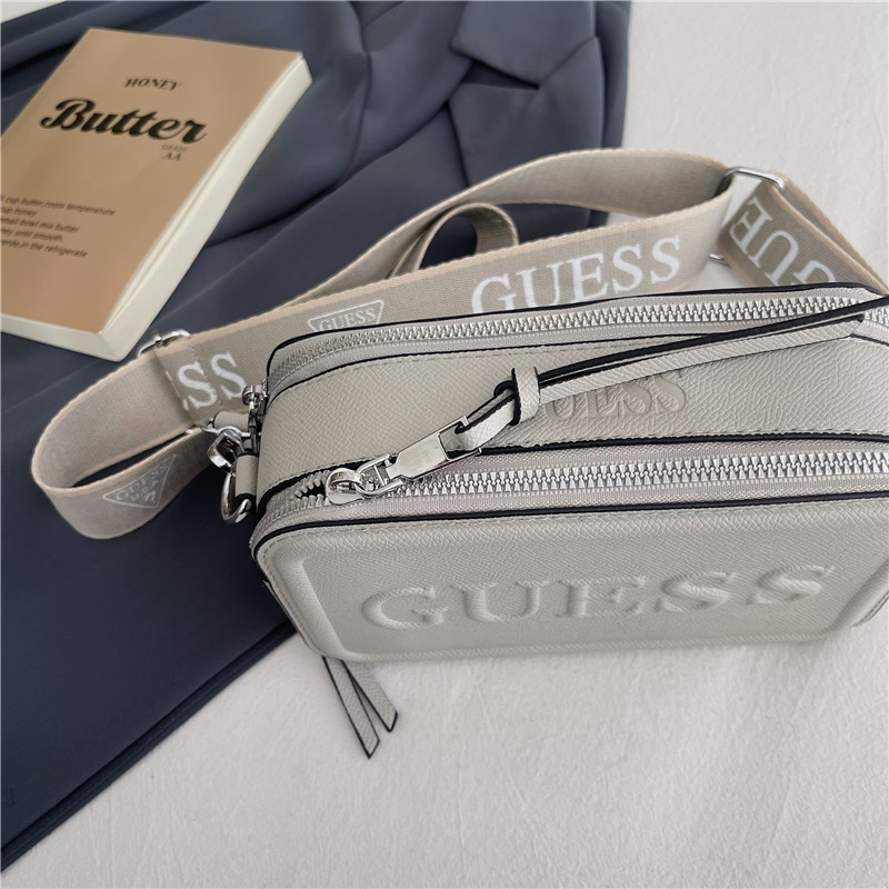 Video GUESS Lady bag BS126-BS136 gallery