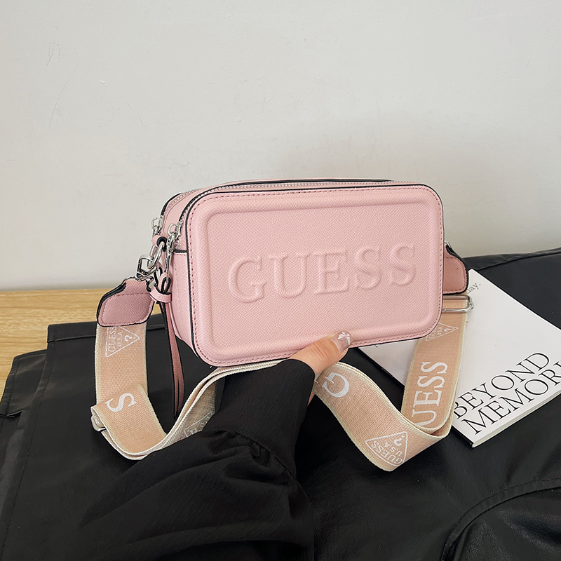 Video GUESS Lady bag BS126-BS136 gallery