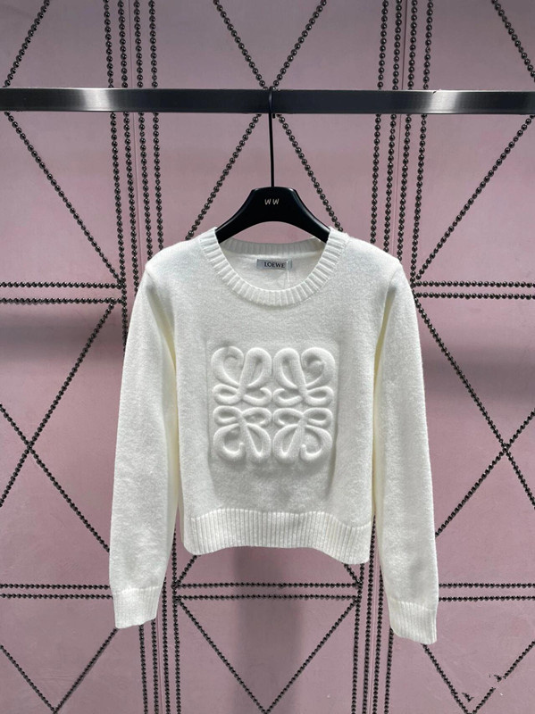 Video PD231-PD233   LOEWE sweater gallery