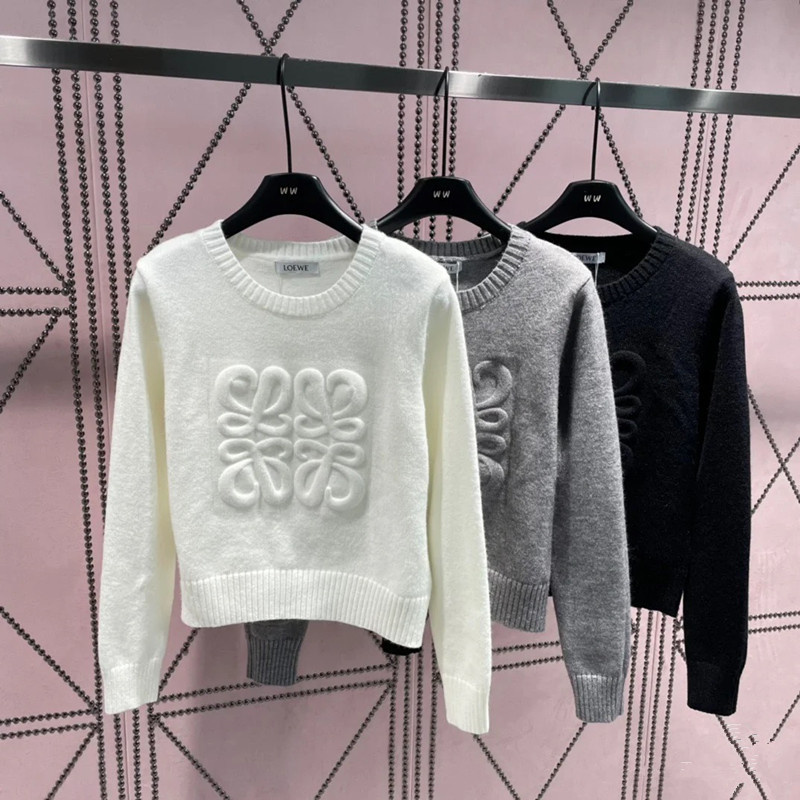 Video PD231-PD233   LOEWE sweater gallery