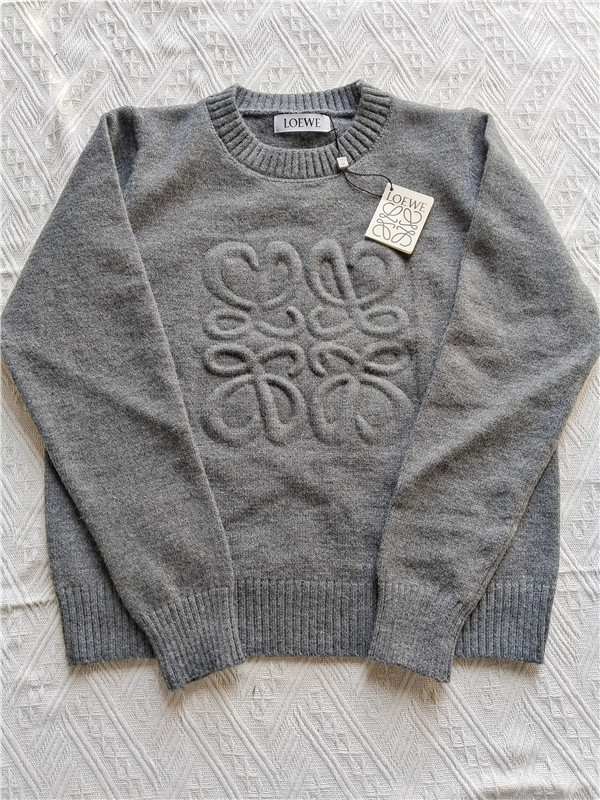 Video PD231-PD233   LOEWE sweater gallery