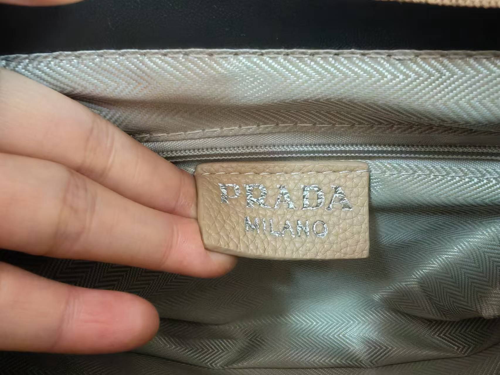 Video PM063-PM070，190.99 Prada bag gallery