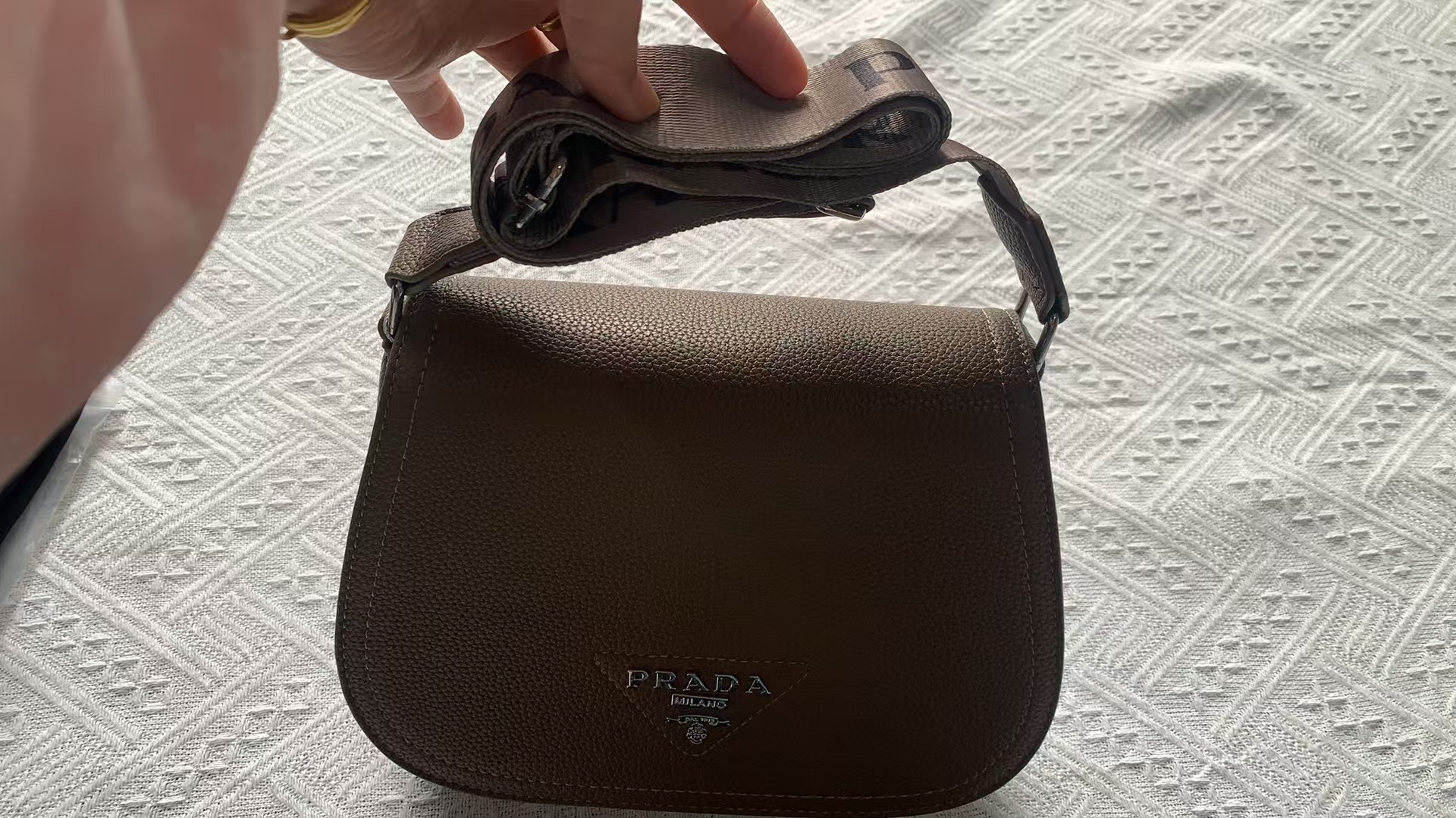 Video PM063-PM070，190.99 Prada bag gallery