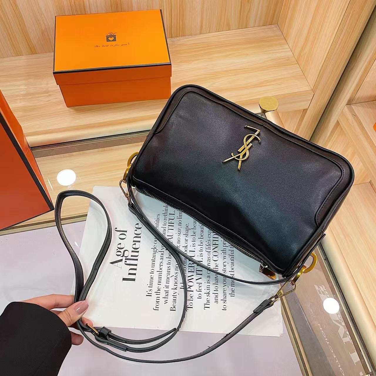 Video PM080-PM081，YSL bag 203.99 gallery