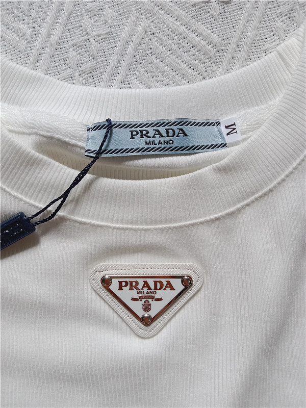 Video PRADA  PD192-PD193  Long sleeved T-shirt gallery