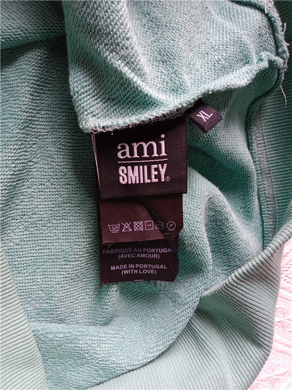 Video  AMI  Sweater  SZ100-SZ101 gallery