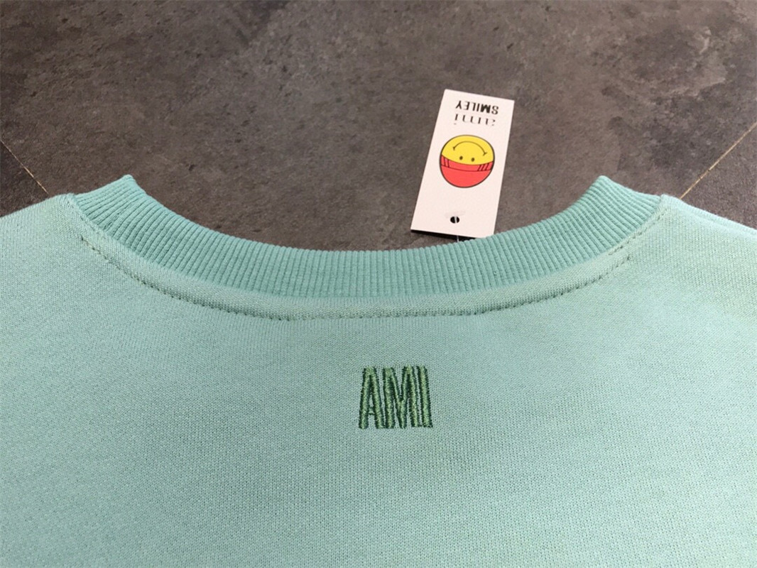 Video  AMI  Sweater  SZ100-SZ101 gallery