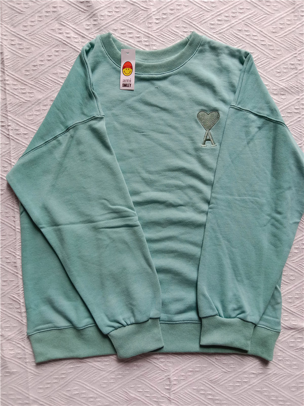 Video  AMI  Sweater  SZ100-SZ101 gallery