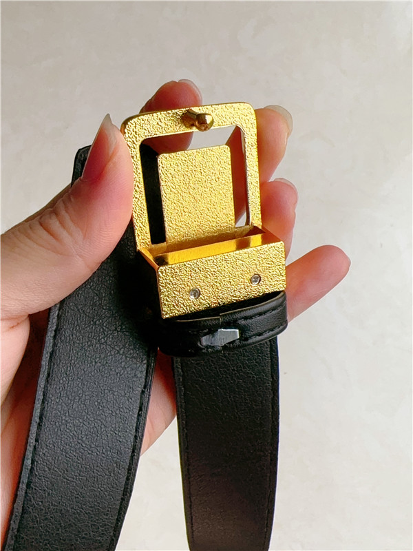 Video  Yves Saint laurent BELT PE124 gallery