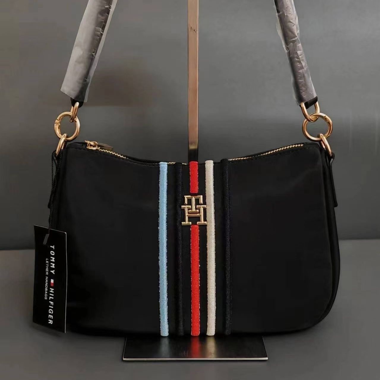 WW212 TOMMY handbag gallery