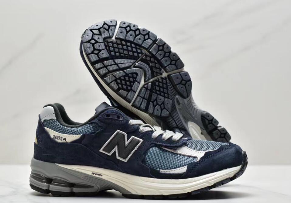 XEM New Balance 2002 59.99usd gallery