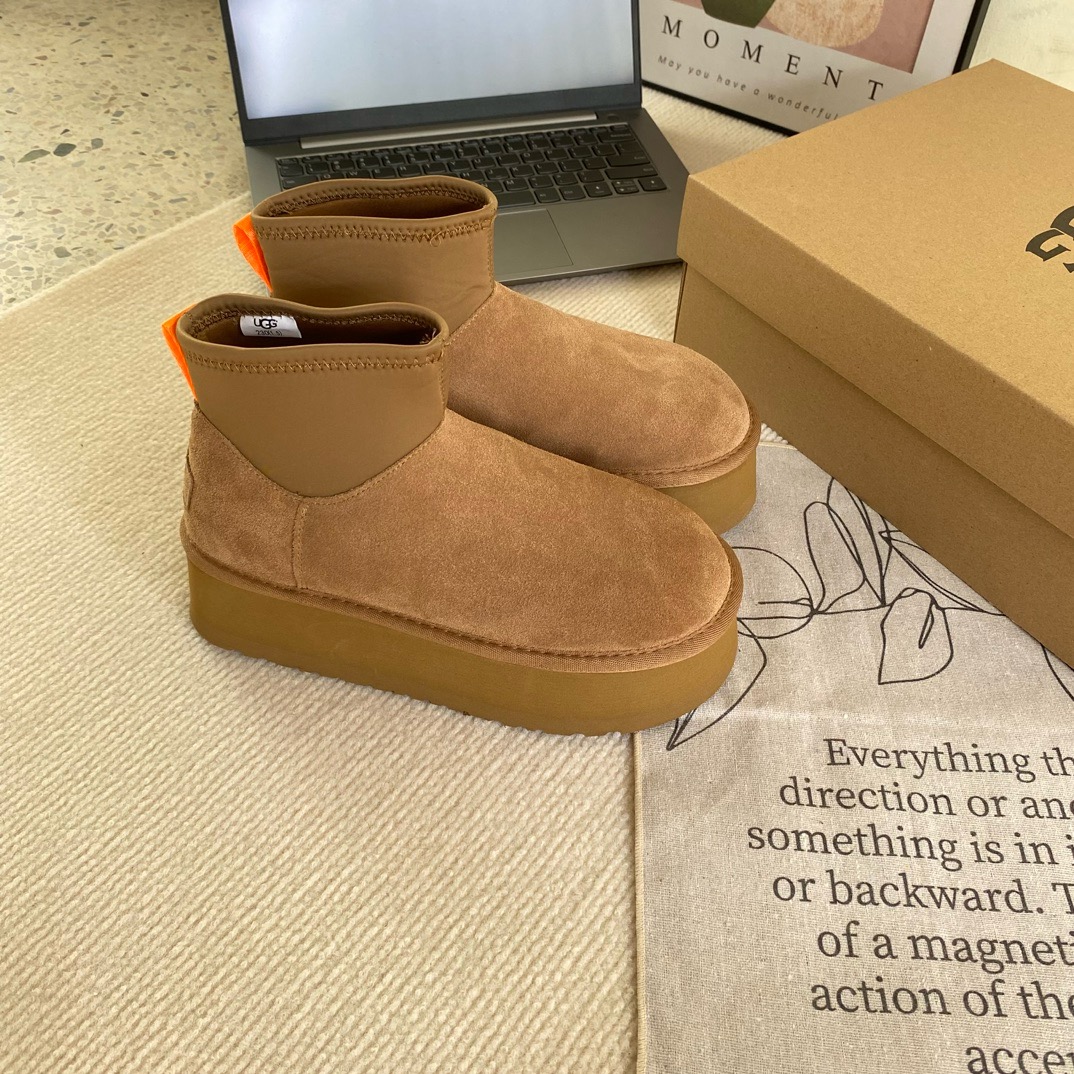 XG001，Ugg shoes 35-40    328.99 gallery