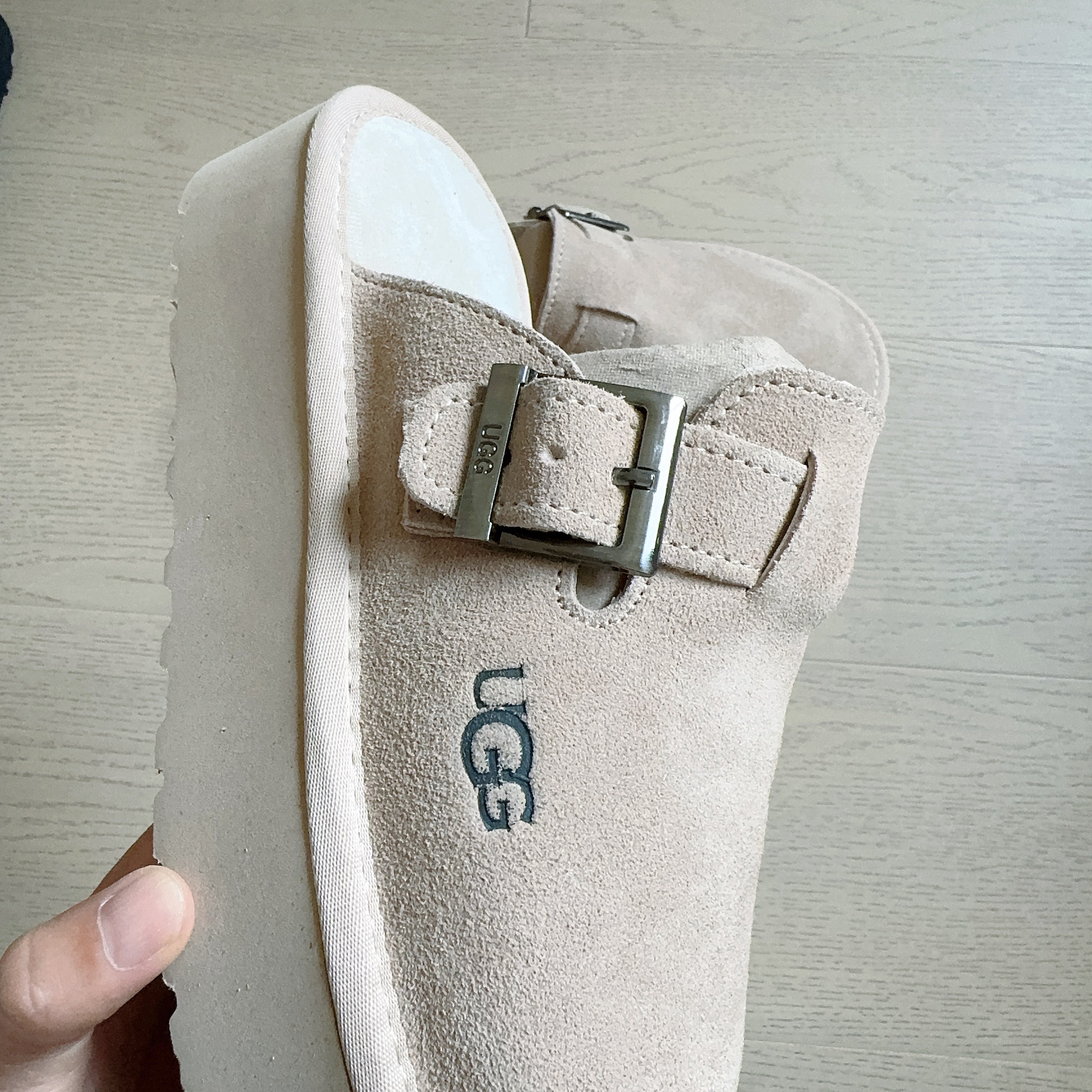 XV127-XV130，Ugg shoes 324.99 gallery