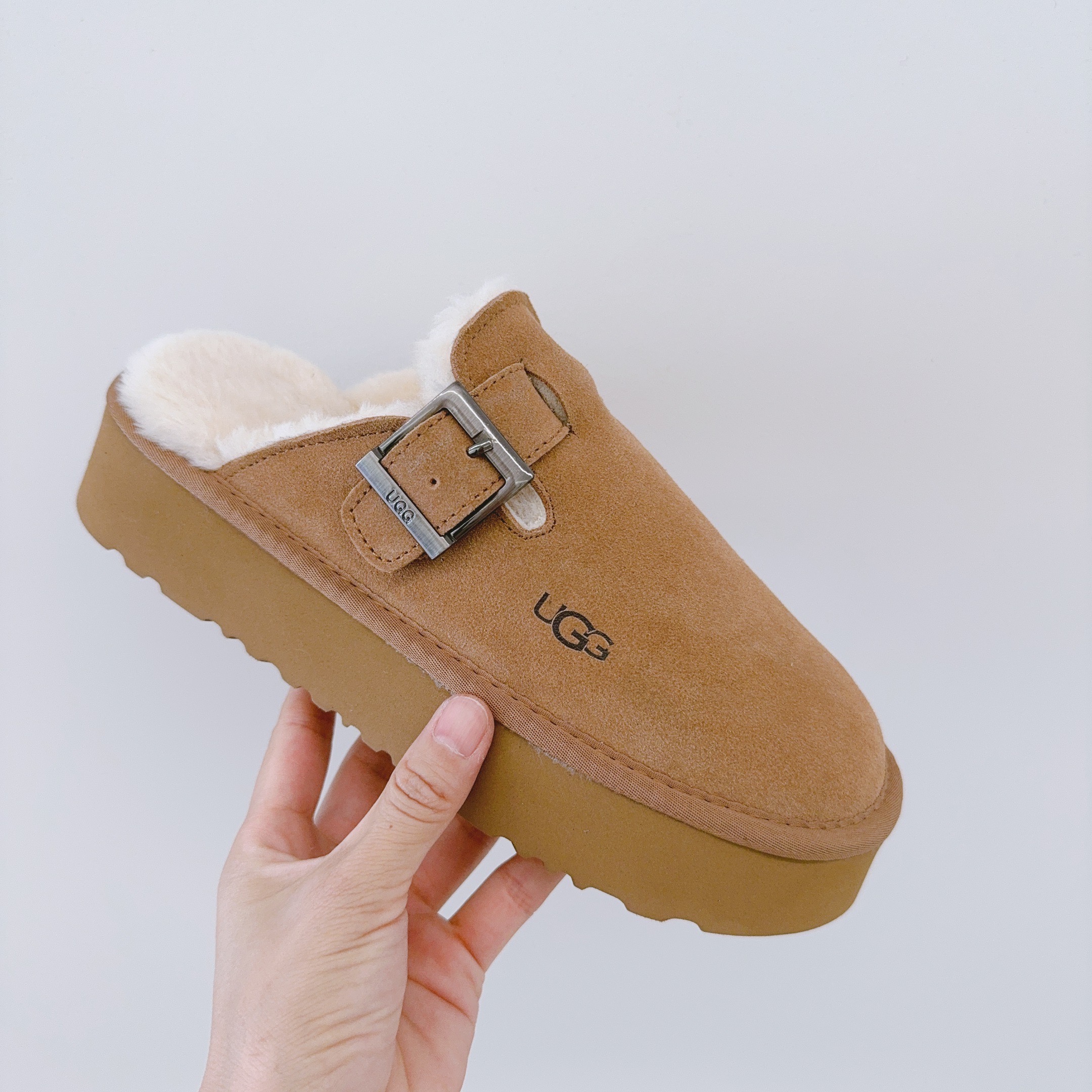 XV139-XV143，35-45 Ugg shoes 328.99 gallery