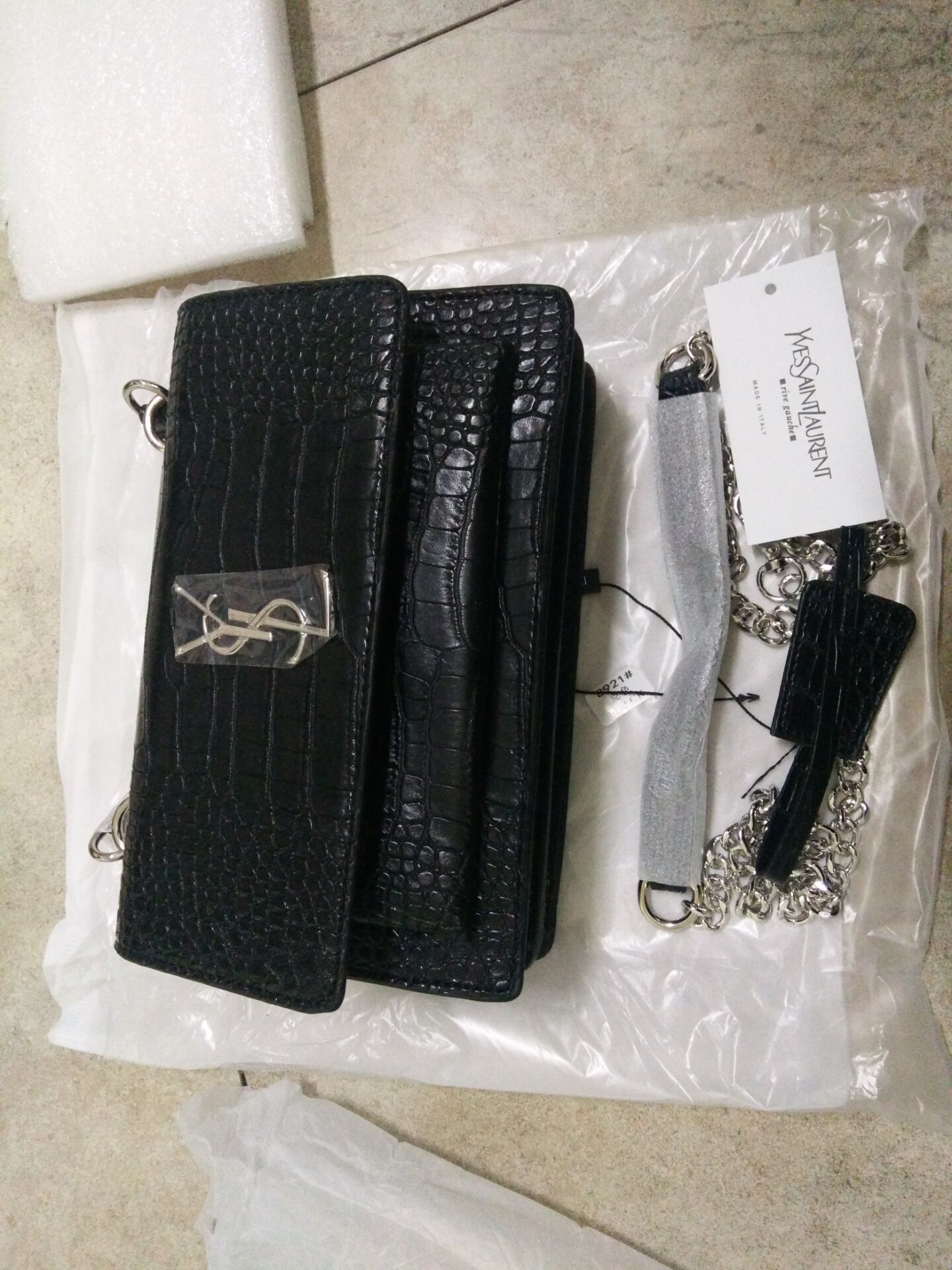 YSL 36.75$ 编号288-2527-R gallery