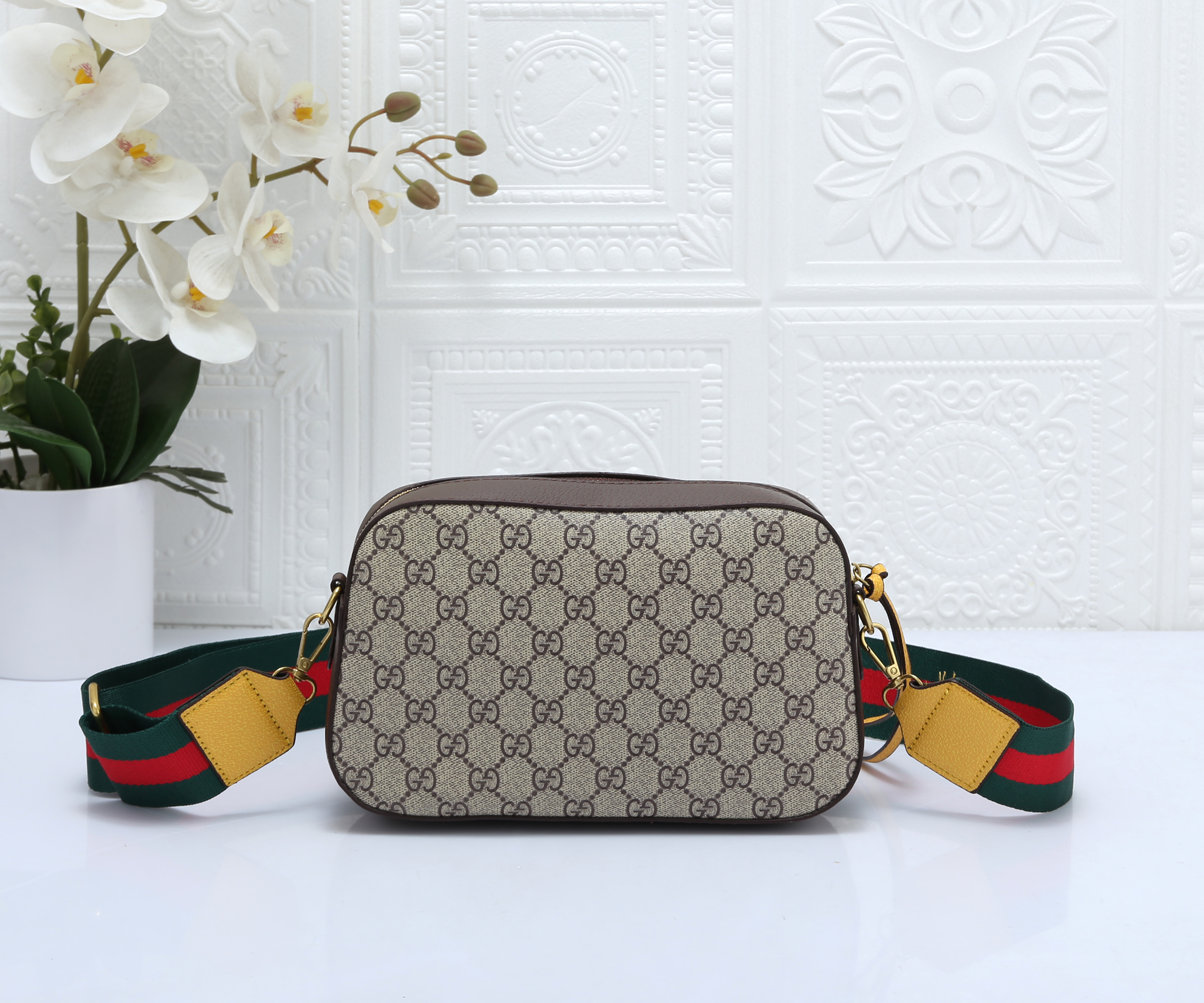 YY100 GUCCI handbag gallery