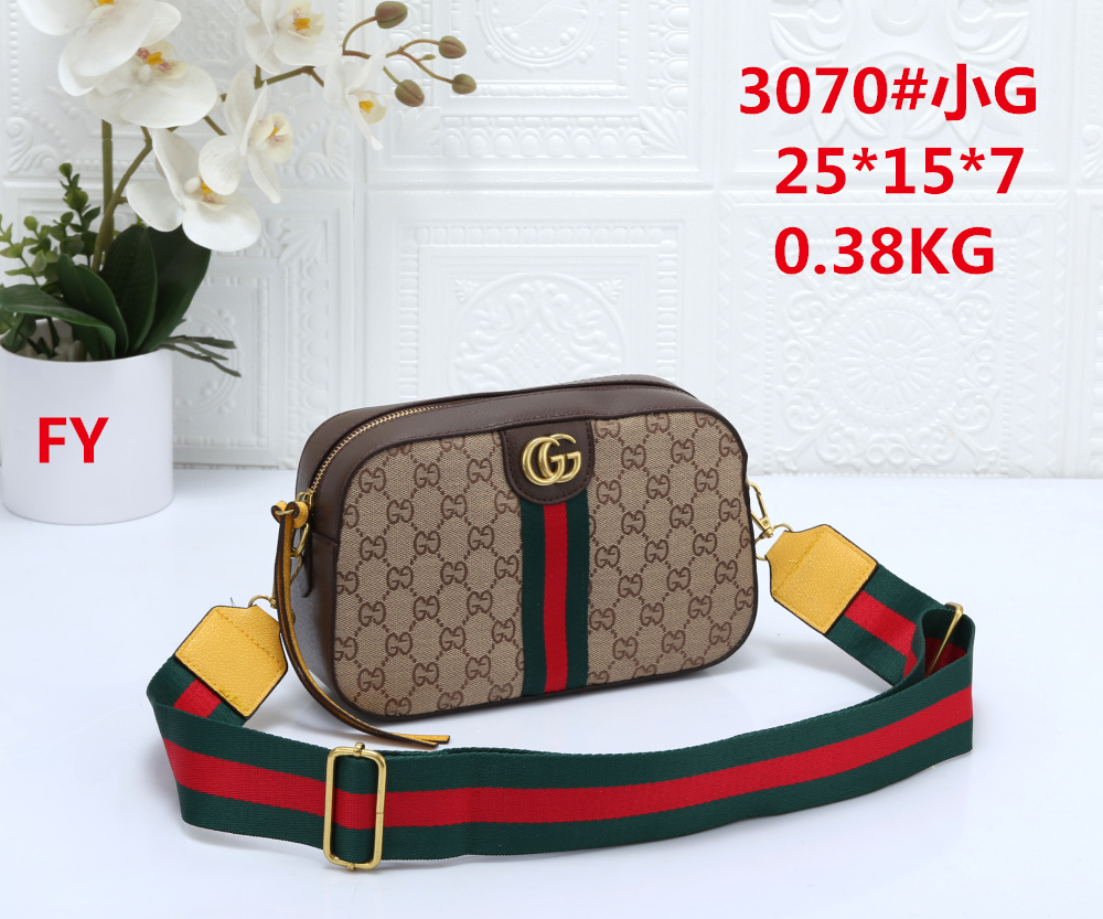 YY100 GUCCI handbag gallery