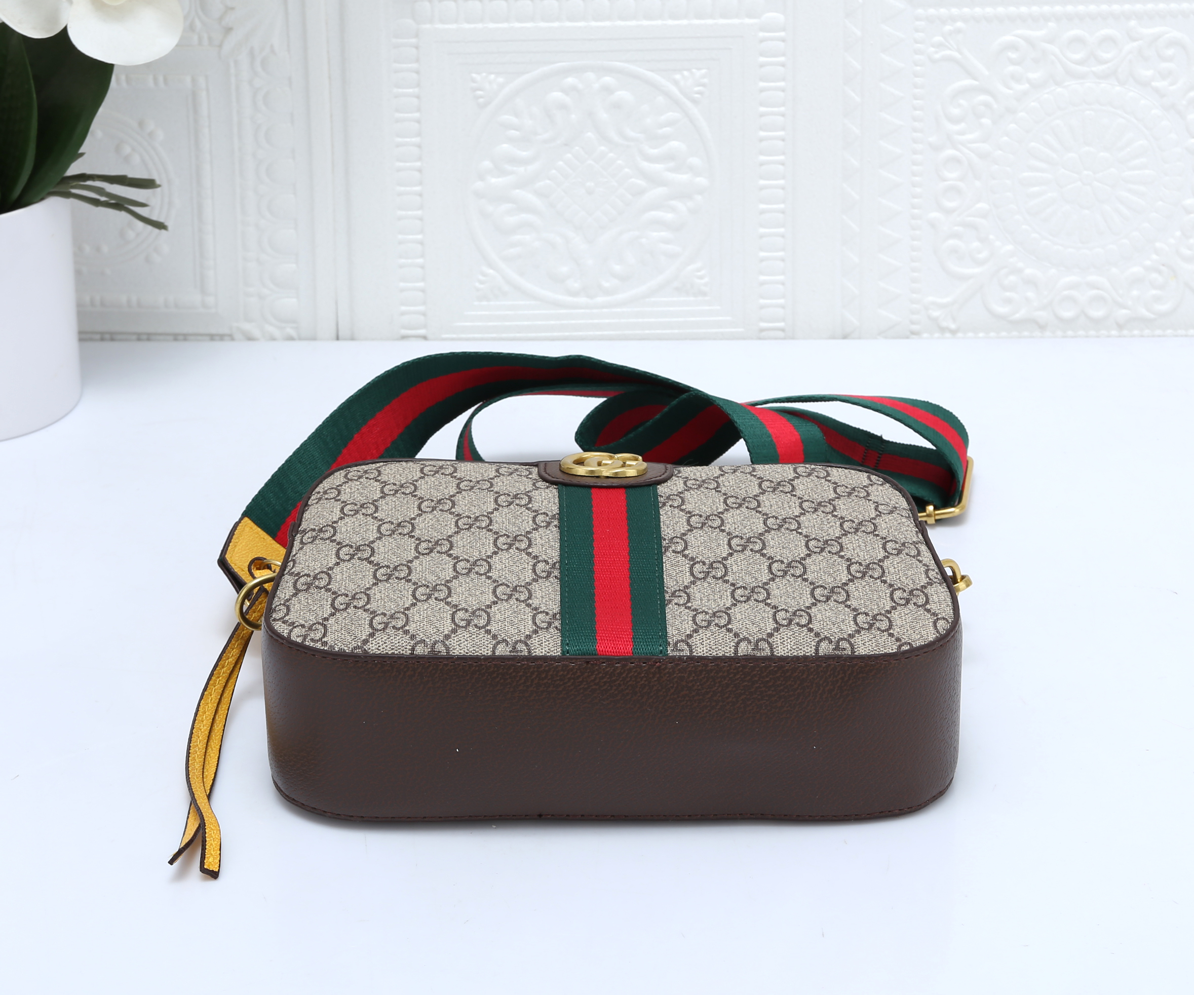 YY100 GUCCI handbag gallery