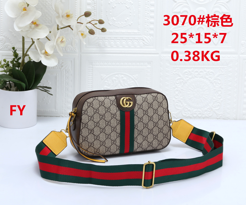 YY100 GUCCI handbag gallery