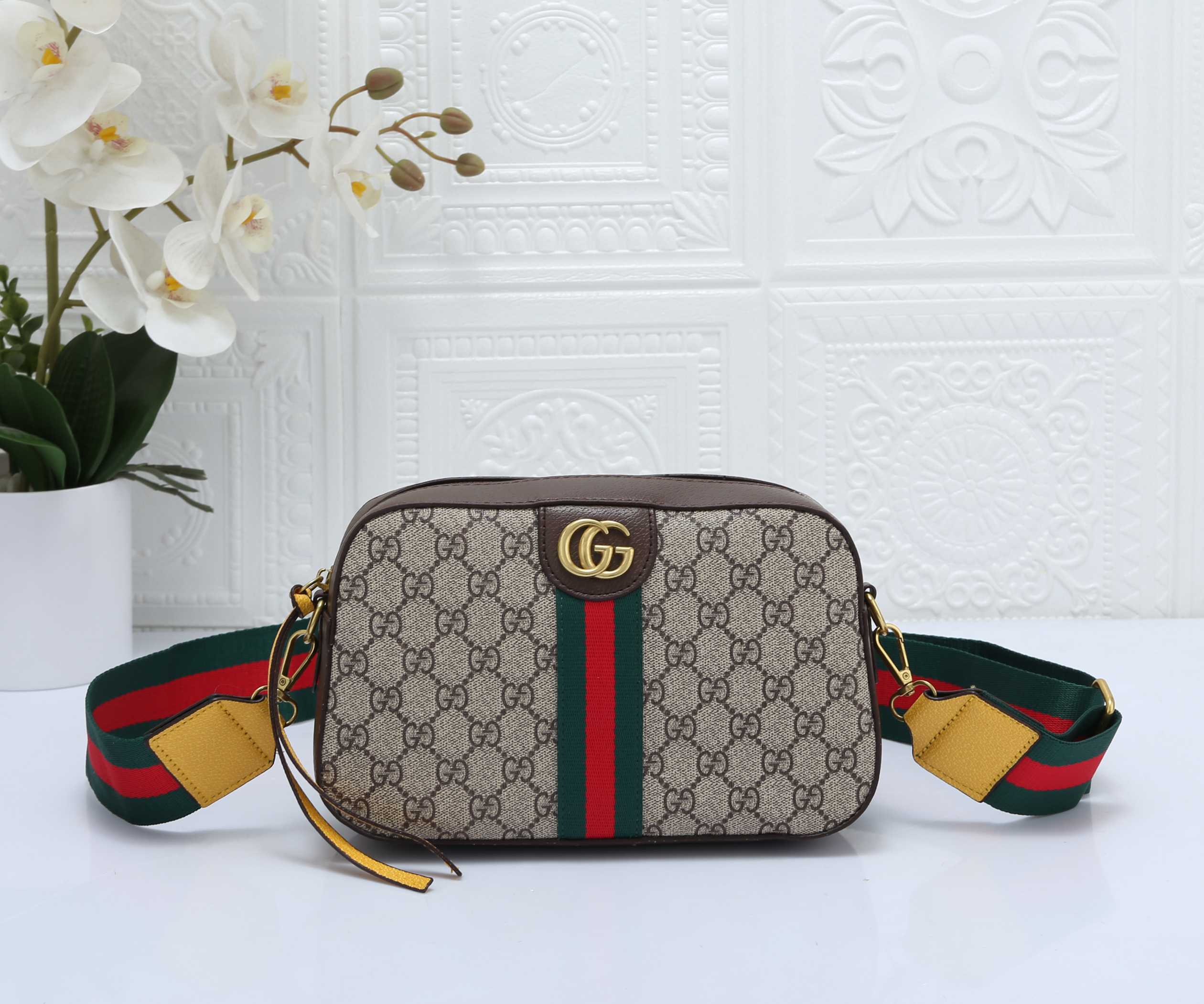 YY100 GUCCI handbag gallery