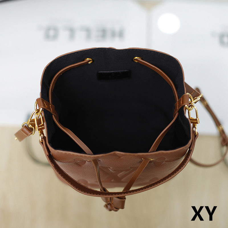 YY395 LV handbag gallery