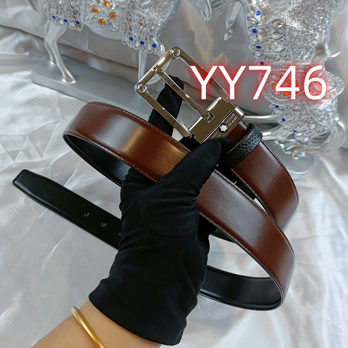 YY744 gallery