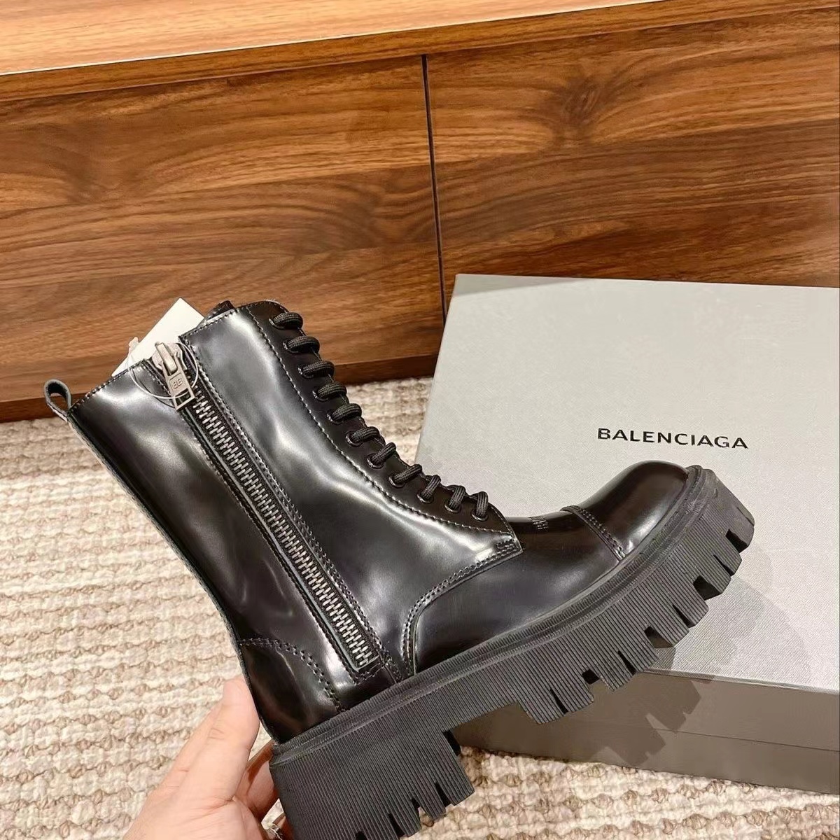 Yar3585  Balenciaga  43079 gallery