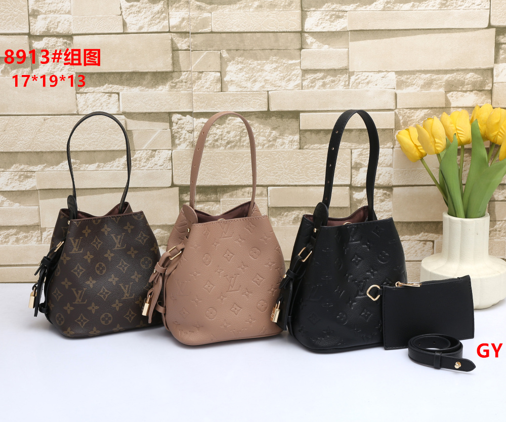 ZZ182 LV handbag gallery