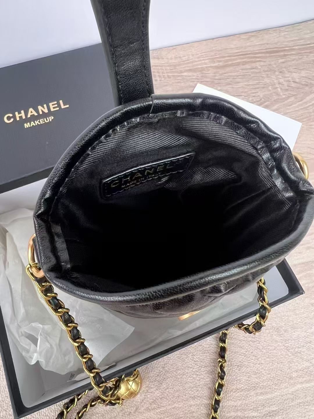 ZZ198 CHANEL handbag gallery