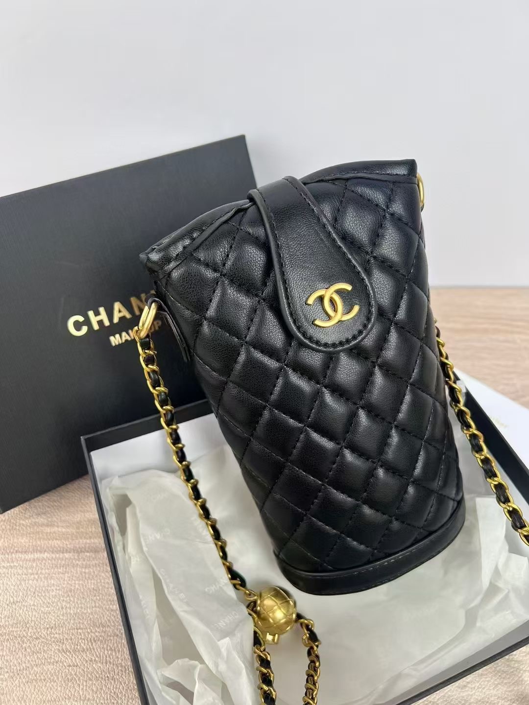 ZZ198 CHANEL handbag gallery