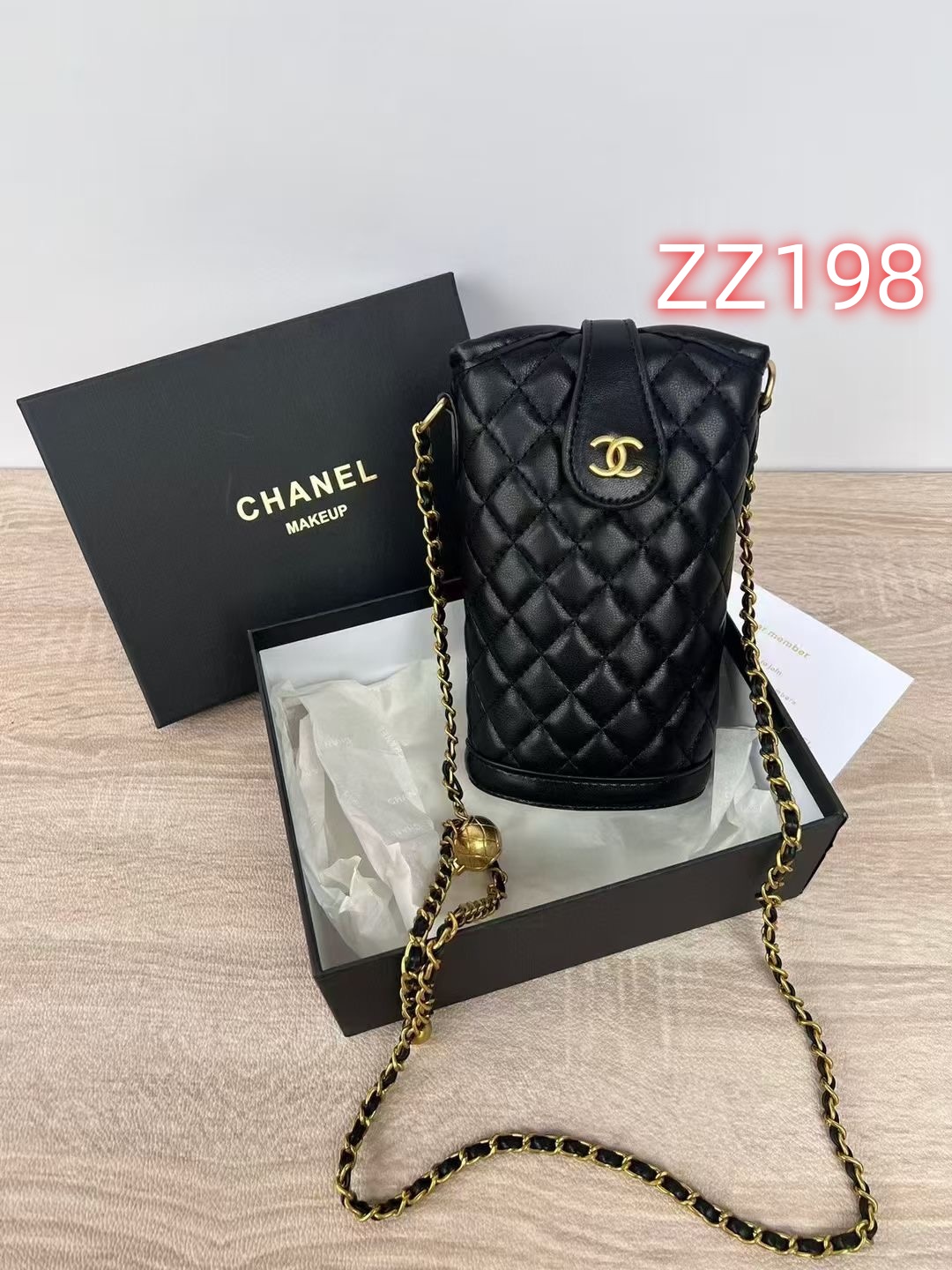 ZZ198 CHANEL handbag gallery