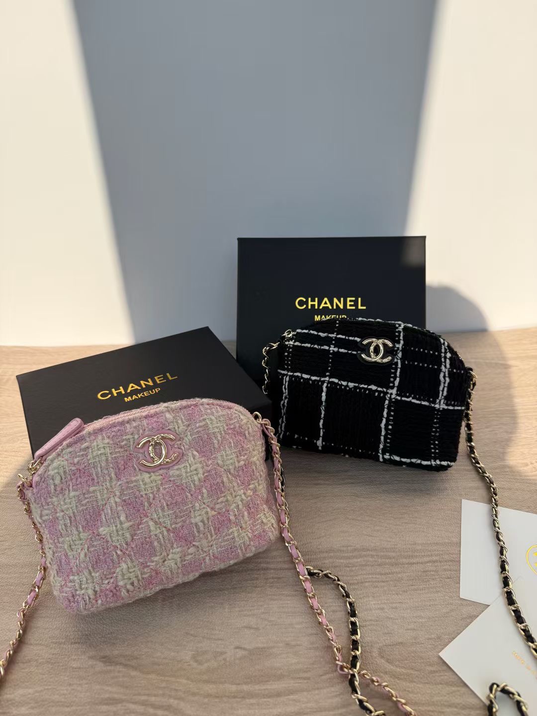 ZZ199 CHANEL handbag gallery