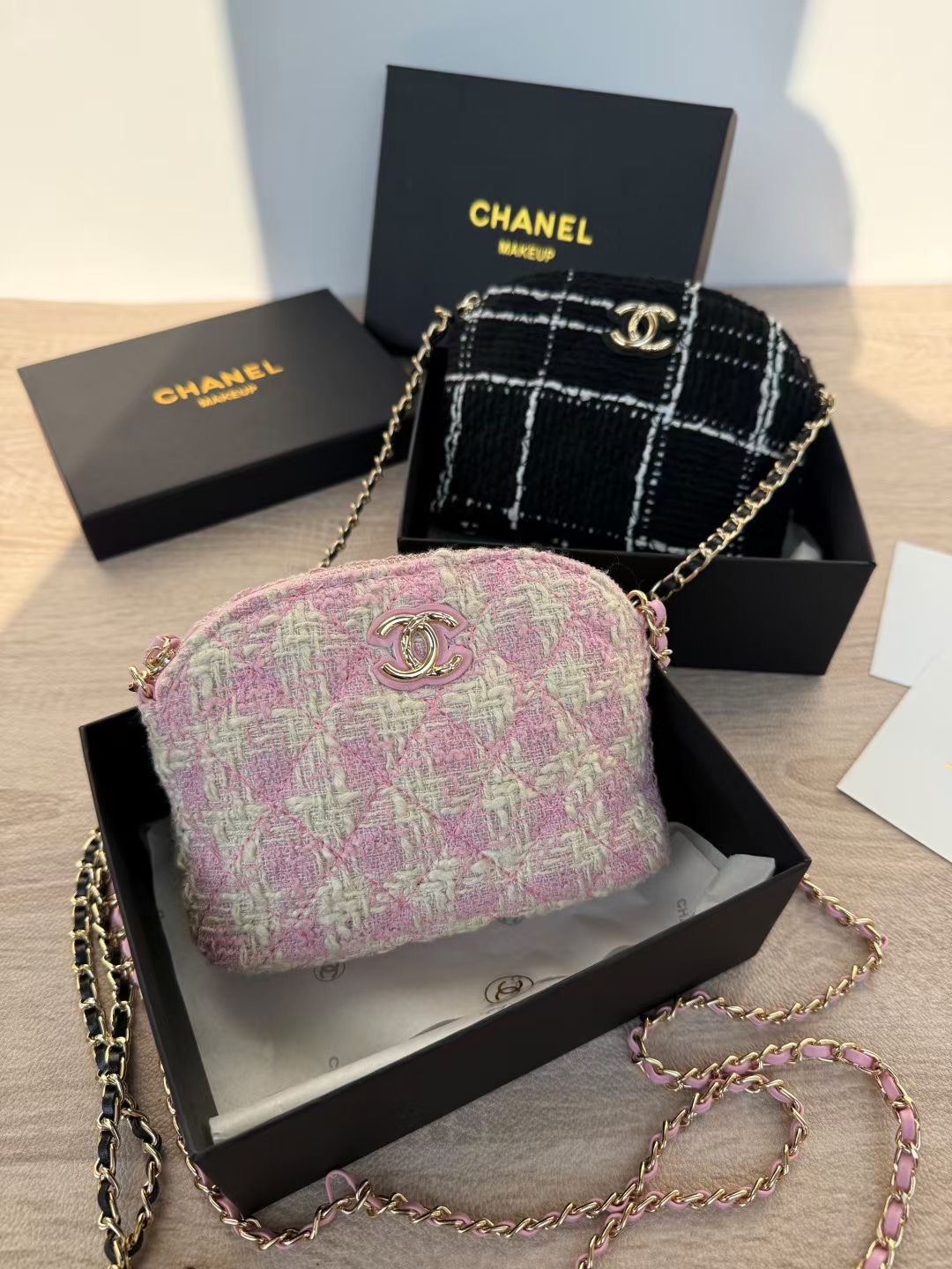 ZZ199 CHANEL handbag gallery