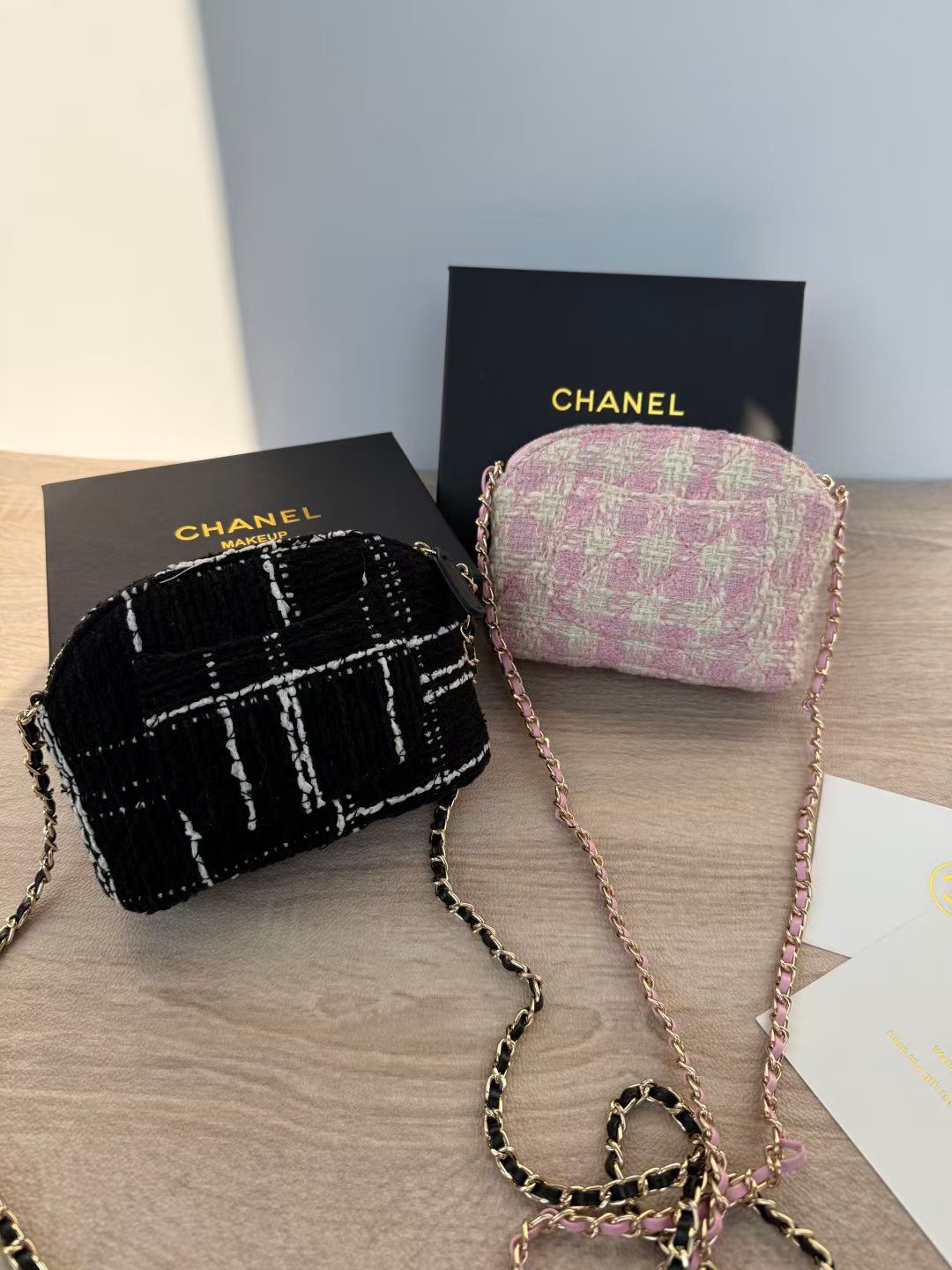 ZZ199 CHANEL handbag gallery