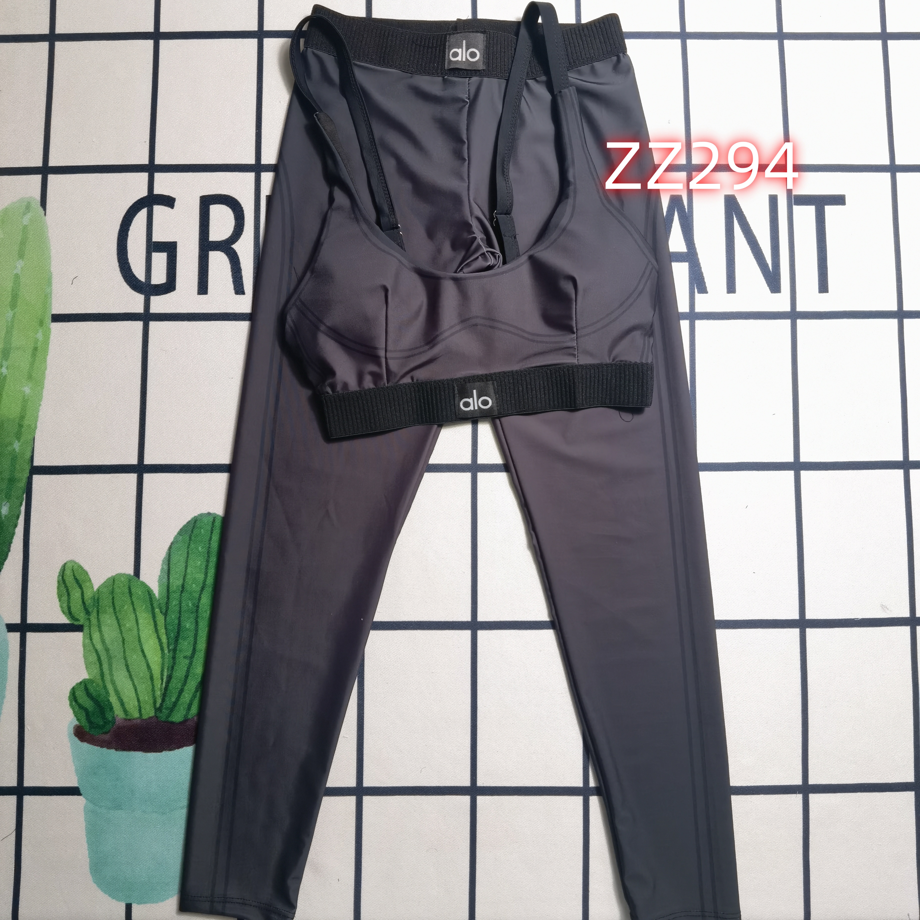 ZZ294 alo yoga clothes gallery